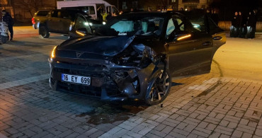 Bursa'da Servis Minibüsü ve Otomobil Kazası: 9 Yaralı