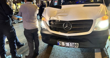 Bursa'da Servis Minibüsü Yayaya Çarptı: 1 Yaralı
