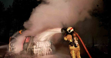 Bursa'da Seyir Halindeki Araç Yangını