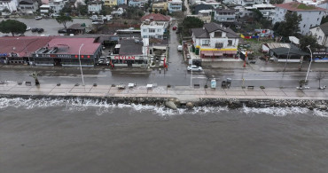 Bursa'da Şiddetli Fırtına Etkisini Gösteriyor