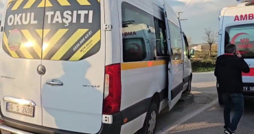 Bursa'da Tansiyonu Düşen Servis Şoförü Kaldırıma Çıktı