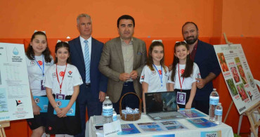 Bursa'da TÜBİTAK 4006 Bilim Fuarı Coşkuyla Açıldı