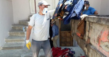 Bursa'da Yalnız Yaşayan Kadının Evinden 6 Traktör Çöp Çıktı  