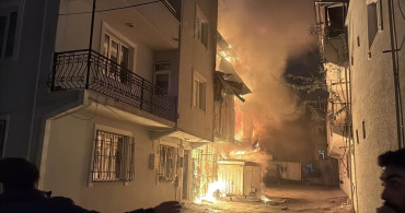 Bursa'da Yangın Paniği: Hacivat Mahallesi'nde İki Bina Alev Alev Yandı