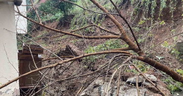 Bursa'da Yoğun Yağışlar Sonrası İstinad Duvarı Çöktü