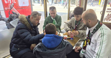 Bursaspor Taraftarından Eskişehir'de Coşkulu Karşılama