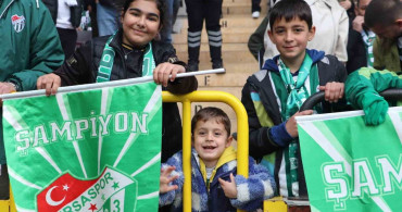 Bursaspor Taraftarının Eskişehir Stadyumundaki Coşkusu