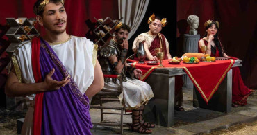 Büyük Romulus Tiyatro Oyunu Sezonu Alkışlarla Kapattı