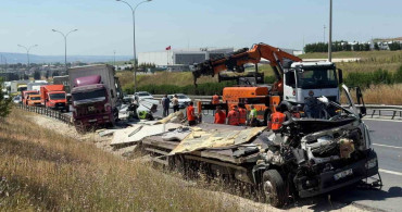 Büyükçekmece'de 4 aracın karıştığı zincirleme kaza: 1 yaralı