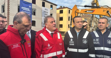 Büyükçekmece'de Yüksek Riskli İki Bina Yıkıldı