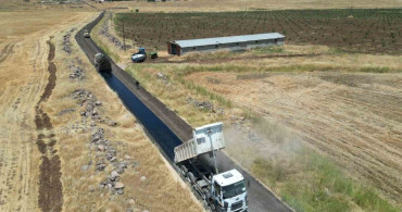 Büyükşehir Belediyesi, Siverek kırsalında asfalt çalışmalarını sürdürüyor