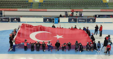 Buzda 15 Temmuz için anlamlı tören