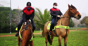 Caddebostan'da Atlı Polisler Devriye Gezdi