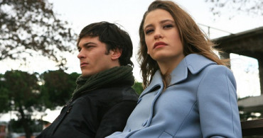Çağatay Ulusoy Eski Aşkı Serenay Sarıkaya'yı Takibe Aldı