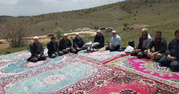 Çakırözü Köyü'nde Yoğun Katılımlı Şükür ve Yağmur Duası Etkinliği