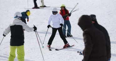 Çambaşı Kayak Merkezi'nde Hafta Sonu Yoğunluğu