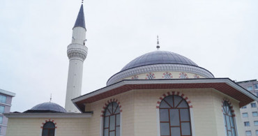 Caminin Musluklarını Çalmaya Çalıştı!