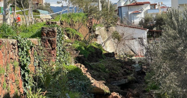 Çanakkale Ayvacık'ta İstinat Duvarı Çöktü