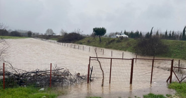Çanakkale Ayvacık'ta Sağanak Yağış Hayatı Olumsuz Etkiledi
