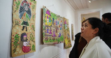 Çanakkale'de 73 Yaşındaki Sanatçının Sergisi Açıldı