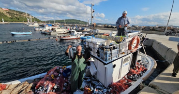 Çanakkale'de Balıkçının Ağlarına 1000 Palamut Takıldı