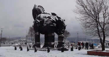 Çanakkale'nin İki İlçesinde Okullar Kar Yağışı Sebebiyle Tatil Edildi