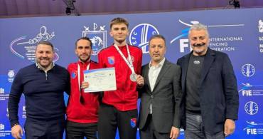 Candeniz Berrak Avrupa Yıldızlar Eskrim Şampiyonası'nda Gümüş Madalya Kazandı
