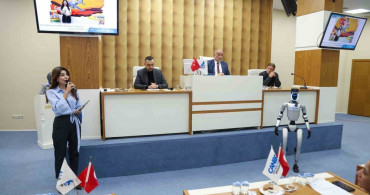 Canik'te İlk İnsansı Robot: CANİKMAN Meclis Toplantısında