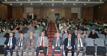 Çankırı'da 'Bağımsız Gelecek' Konferansı Gerçekleşti