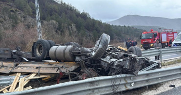 Çankırı'da Tır Kazası: Sürücü Hayatını Kaybetti
