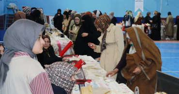 Çat Halk Eğitim Merkezi Yıl Sonu Sergisi Ziyaretçilerin Beğenisini Topladı