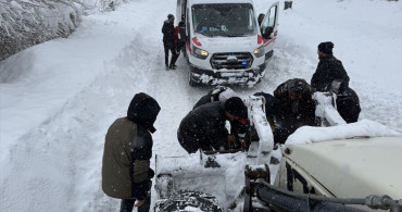 Çatak'ta Çığ Faciası: Kadın Yaralı Kurtarıldı