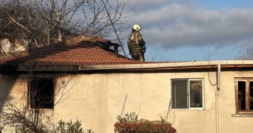Çatalca'da Tek Katlı Evde Yangın Kontrol Altına Alındı