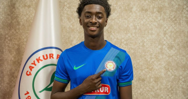 Çaykur Rizespor Jesurun Rak-Sakyi'yi Kırılık Olarak Kadrosuna Dahil Etti