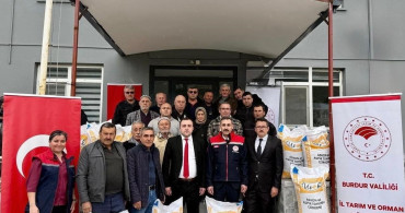 Çeltikçi'de Üreticilere Aspir Tohumu Desteği