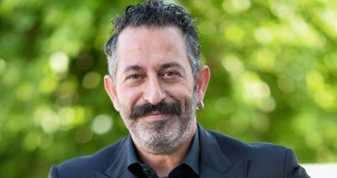 Cem Yılmaz, Emel Sayın'ın Yalıköy'deki Villasını Aldı