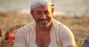 Cem Yılmaz Sosyal Medya Paylaşımlarıyla Güldürmeye Devam Ediyor