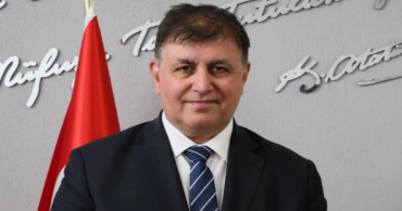 Cemil Tugay kimdir, nereli ve kaç yaşında? CHP İzmir Büyükşehir Belediye Başkan adayı Cemil Tugay hangi görevlerde bulundu? Cemil Tugay hayatı ve biyografisi