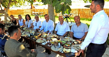 Çeşme müftüsü murat yılmaz’a veda kahvaltısı