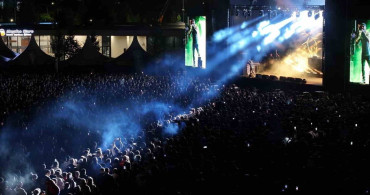Ceza Kocaeli'de Gençleri Coşturdu