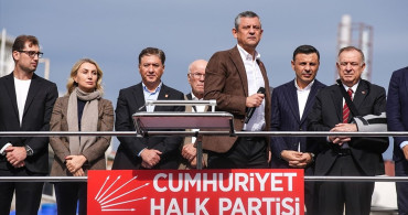 CHP Genel Başkanı Özel, İmamoğlu'na Destek İçin Adliye Önünde Konuştu