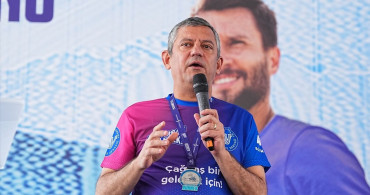 CHP Genel Başkanı Özel, İstanbul Maratonu Ödül Törenine Katıldı