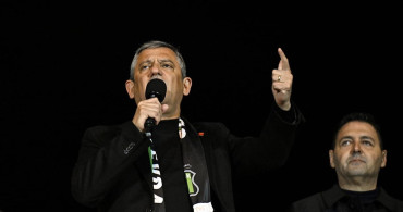 CHP Genel Başkanı Özgür Özel Bakırköy'de Miting Düzenledi