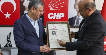 CHP Genel Başkanı Özgür Özel Gaziantep'te Partinin İl Başkanlığını Ziyaret Etti