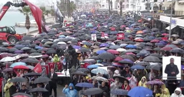 CHP Genel Başkanı Özgür Özel Kuşadası'nda Miting Düzenledi