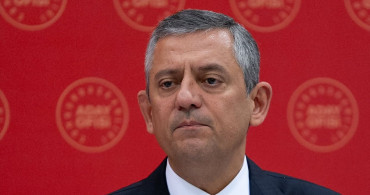 CHP Genel Başkanı Özgür Özel'den Basın Toplantısı: Uluslararası Davalar ve Ekonomik Önlemler