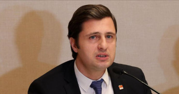 CHP İzmir İl Başkanı Deniz Yücel Akıl Sınırlarını Zorlayarak İslam'a Saldırdı!