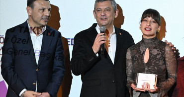 CHP Lideri Özgür Özel, Kadınlar Günü Ödül Töreninde