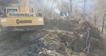 Cide'de Heyelan Sonrası Yol Yeniden Ulaşıma Açıldı