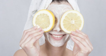 Cildiniz İçin Bu Üçlüye Dikkat: Salatalık Gül Suyu ve Limon!